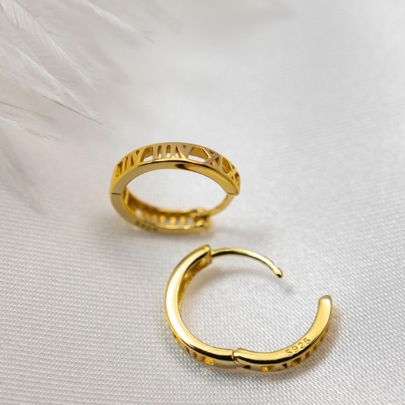 925 sterling  Silver Roman Numeral Hoop Earrings - Picture 3 of 4
